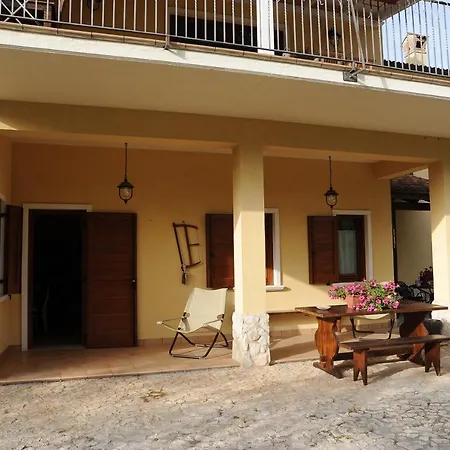 Гостевой дом Very Cozy In The Center Of 3*